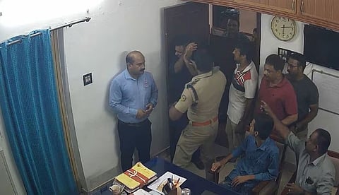 ഇടിയല്ല പൊലീസിലെ പ്രൊഫഷണലിസം; കുന്നംകുളത്തില് മാത്രം നില്ക്കില്ല, ക്രൂരതയുടെ കഥകള്