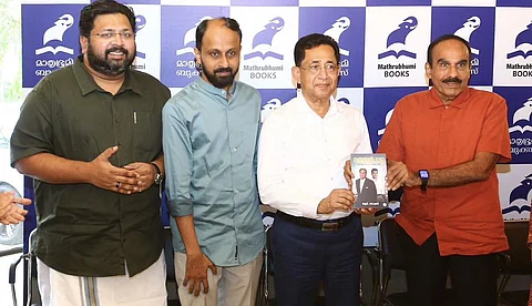 'രത്തന് ടാറ്റ ഒരു ഇന്ത്യന് വിജയഗാഥ'; ആര്.റോഷന് രചിച്ച ജീവചരിത്ര ഗ്രന്ഥം പ്രകാശനം ചെയ്തു