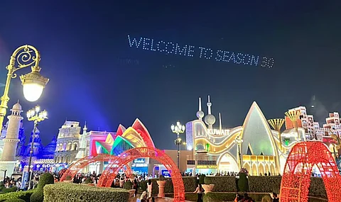 വെടിക്കെട്ടും ഡ്രോണ് ഷോയും, ആഘോഷമായി ഗ്ലോബല് വില്ലേജ് തുറന്നു