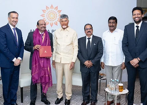 ആന്ധ്രാ മുഖ്യമന്ത്രിയുടെ യുഎഇ സന്ദർശനം : നിക്ഷേപകരെ ആന്ധ്രയിലേക്ക് ക്ഷണിച്ച് ചന്ദ്രബാബു നായിഡു; വിശാഖപട്ടണത്ത് ലുലുമാളുയരും