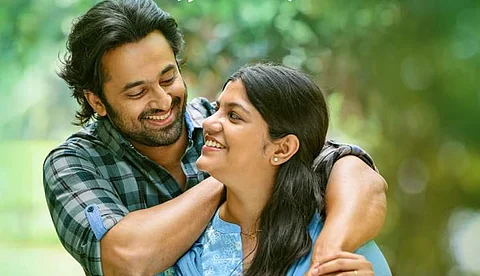 'കവിത പോലെ മനോഹരം'; പ്രേക്ഷകരുടെ ഹൃദയം തൊട്ട് 'മിണ്ടിയും പറഞ്ഞും'