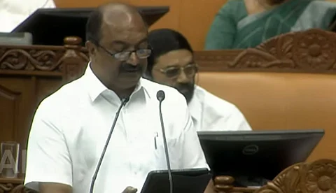 ബജറ്റില് ജനകീയ പ്രഖ്യാപനങ്ങള്, പ്രസക്തിയില്ലെന്ന് പ്രതിപക്ഷം; കേരള ബജറ്റ്-2026