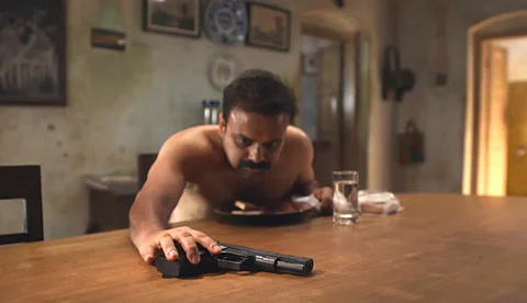 കുഞ്ചാക്കോ ബോബൻ ചിത്രം "ഒരു ദുരൂഹ സാഹചര്യത്തിൽ": ട്രെയ്ലർ പുറത്തിറങ്ങി, റിലീസ് ഏപ്രിൽ 15-ന്