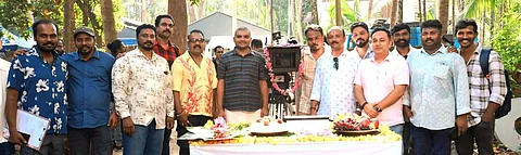 "പാതിരാക്കുറുക്കൻ"
പൊന്നാനിയിൽ ചിത്രീകരണം ആരംഭിച്ചു.