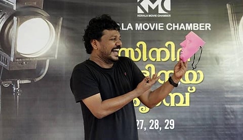 ഉടലോളം ഉയിരോളം; കെ.വി.വിജേഷിനെ കുറിച്ച്