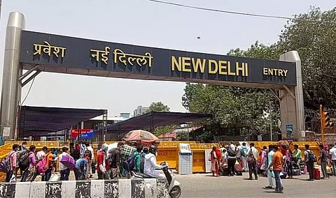 Stranded people rushing to New Delhi railway station to catch their train during fourth phase of the lockdown in 2020