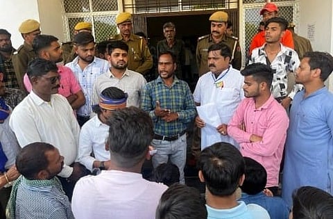 नासिर-जुनैद हत्याकांड: आरोपियों की गिरफ़्तारी में देरी से सरकार पर उठ रहे सवाल