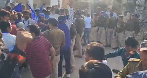 मध्य प्रदेश: भीम आर्मी ने छत्तरपुर में निकाली यात्रा, बागेश्वर धाम के धीरेंद्र शास्त्री के भाई की गिरफ्तारी की मांग