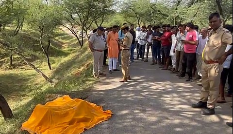 जयपुर। कानोता थाना इलाके में महिला का मिला जला हुआ शव