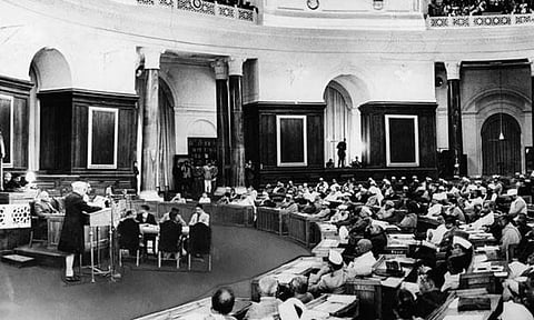 9 दिसंबर, 1946 से 26 नवंबर 1949 तक चले कुल ग्यारह सत्रों में भारतीय संविधान सभा ने देश के शासन के मूलभूत स्तंभों को चिह्नित किया।