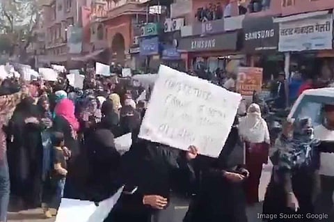 स्कूलों में हिजाब तो क्या फिर थानों में पुलिस पहने कुर्ता-पजामा? राजस्थान में हिजाब विवाद पर जानिये मंत्री दे रहे हैं कैसे-कैसे तर्क