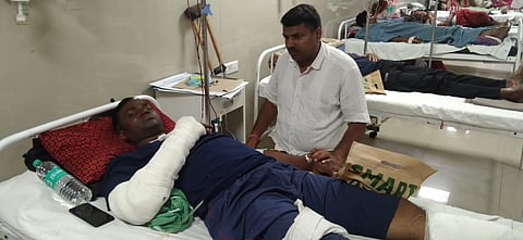 अस्पताल में भर्ती हीराराम मेघवाल.