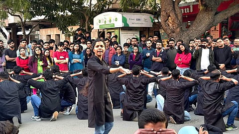 MCD ने दिल्ली के किसी भी आडिटोरियम में नाटक, संगीत, नृत्य या किसी सांस्कृतिक कार्यक्रम करने से पहले, अब से एक नए पोर्टल में रजिस्ट्रेशन करना अनिवार्य कर दिया है।