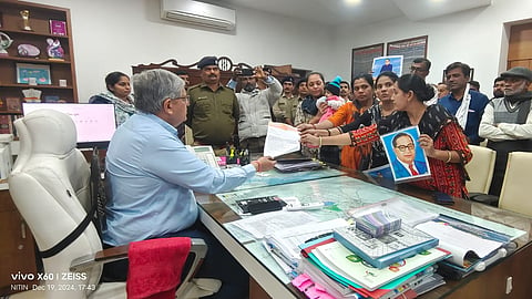 गुजरात भर में शाह की बयानों की कड़ी निंदा हो रही है, बहुजन समाज के लिए बाबा साहब की क्या अहमियत है , यह जानकर भी शाह ने इस प्रकार का ब्यान दिया है जो समुदाय की भावना को आहत कर रहा है