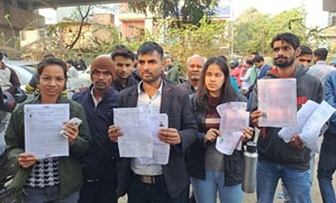 अभ्यर्थियों का धरना जारी