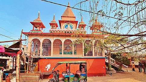 गिधग्राम में स्थित गिधेश्वर शिव मंदिर