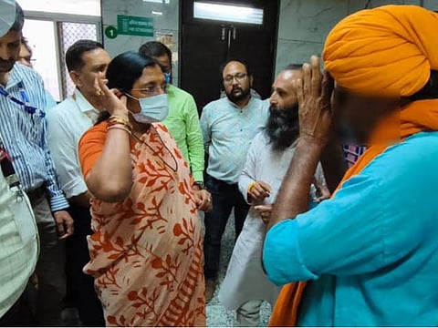 रेप पीड़िता के पिता ने केंद्रीय के सामने जोड़े हाथ