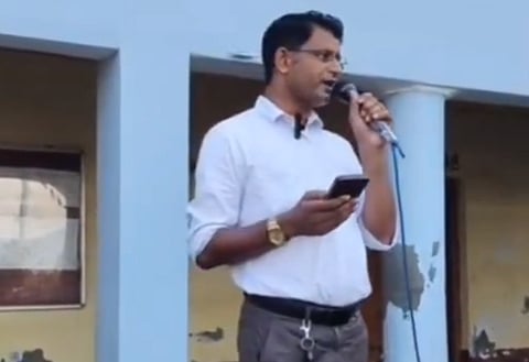 शिक्षक रजनीश गंगवार ने अपनी सफाई में कहा मेरी कविता का उद्देश्य केवल छोटे बच्चों को कावड यात्रा में होने वाली दुर्घटनाओं के बारे में बताने का था।