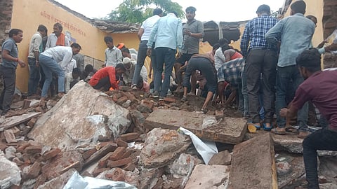 झालावाड़ के पिपलोदी गांव में स्कूल टाइम के दौरान छत ढहने से सात बच्चों की मौत हुई जबकि 60 स्टूडेंट्स घायल हुए।
