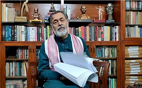 योगेंद्र यादव ने कहा कि दुनिया भर के लोकतंत्र का मूल सिद्धांत यह है कि मतदाता सरकार का चुनाव करते हैं, सरकार मतदाता का नहीं। लेकिन इस फैसले के बाद यह तस्वीर उलट जाएगी।