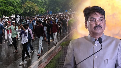 बीसीआई चीफ ने कहा कि असली छात्र नहीं करते आंदोलन, कुछ राजनेता भड़का रहे हैं।