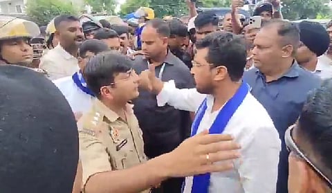 पुलिस ने सुरक्षा और कानून-व्यवस्था का हवाला देते हुए आजाद को रामनगर स्थित गेस्ट हाउस ले जाकर आगे जाने से रोक दिया।