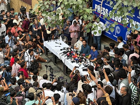 दिल्ली में रविवार दोपहर को आयोजित प्रेस कॉन्फ्रेंस को संबोधित करते हुए CJP के नेताओं ने पिछले 72 घंटों को आपातकाल जैसी स्थिति बताया।