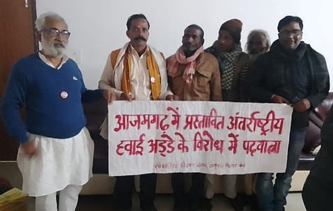 Sandeep Pandey was detained on reaching Varanasi