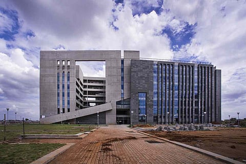 At IIT-Hyderabad, against a registration of 843 students, only 451 students could be placed, leaving about 392 students unplaced as of yet.