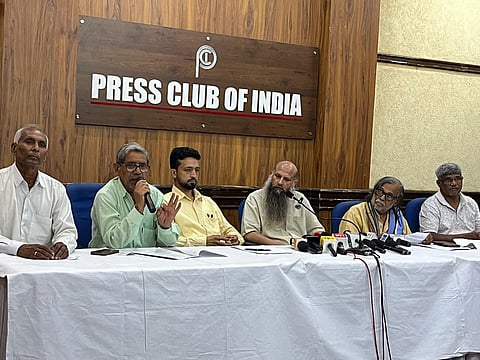 Environmentalists and grassroot people from different states of India like Karnataka, Odisha, Uttarakhand, Haryana and Rajasthan arrived in the national capital to present the extremely grave ground situation of India’s natural ecosystems.