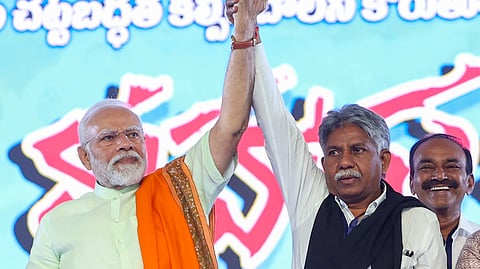 Prime Minister Narendra Modi and MRPS leader Manda Krishna Madiga in Hyderabad
