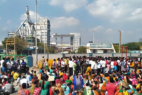 Protestors outside the Coromandel International Limited (CIL) company in Ennore.