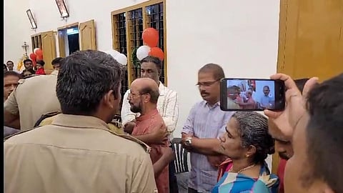 Police removing protesters at Chittur St Joseph church in Ernakulam