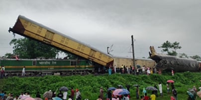 West Bengal: At least five killed after goods train rams into Kanchanjungha Express