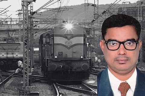 Man dies in moving train after middle berth falls on him