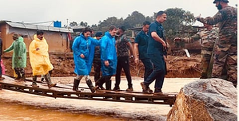 Rahul and Priyanka reach landslide-hit Chooramala in Wayanad, take stock of situation