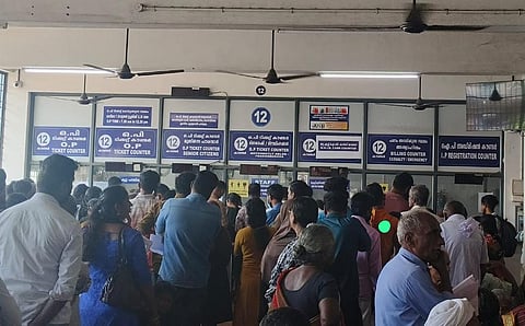 Patients/bystanders waiting in the OP counters.