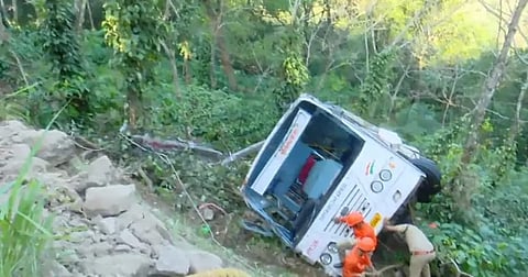 KSRTC bus fell into a gorge at Idukki’s Pullupara.