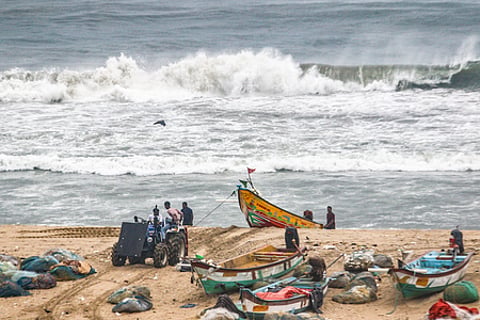 Alert in Tamil Nadu ports as Cyclone ‘Montha’ nears Andhra coast, Chennai, northern TN districts brace for heavy rain