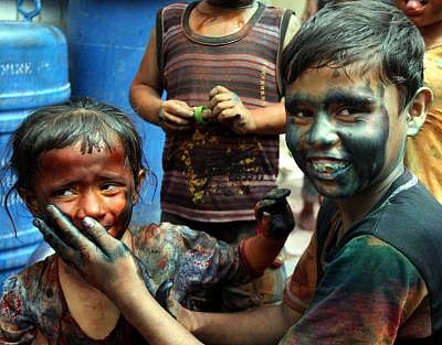 Hyderabad police prohibit throwing colours on unwilling persons during Holi