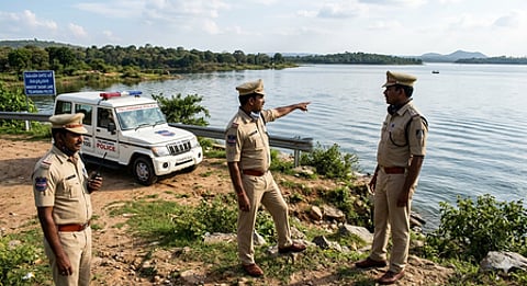 Telangana: Man kills his three minor daughters by throwing them in lake in Kamareddy