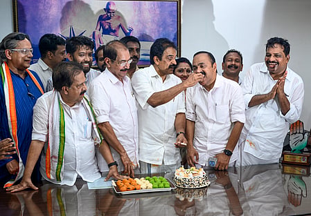 Kerala waits as Congress struggles to break Chief Minister deadlock