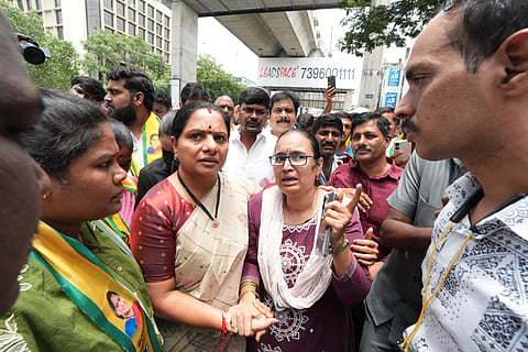 TRS chief Kavitha alleges official apathy, demands compensation for Ameerpet fire victims