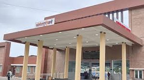 Coimbatore North railway station Hindi signboard removed after defacement