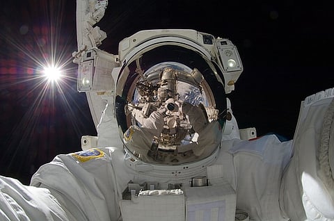 This NASA infographic tells you the effects of space on the human body