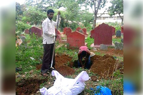 'Body Miyan': Meet Mysuru's Ayub who has laid to rest the unclaimed dead for 19 years