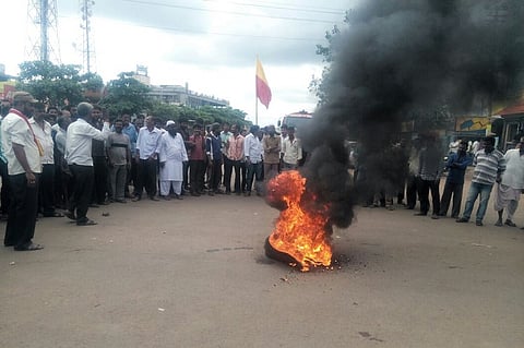 Effigies burned, eggs thrown in protests across Karnataka over Mahadayi tribunal order