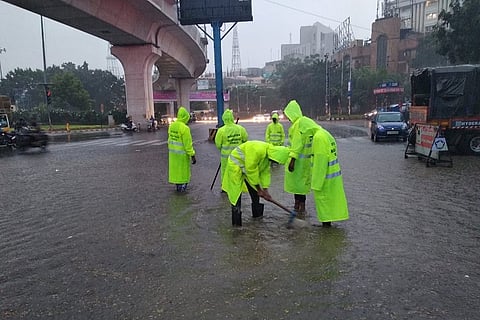 As rains lash Hyderabad, commuters face waterlogging and massive traffic jams