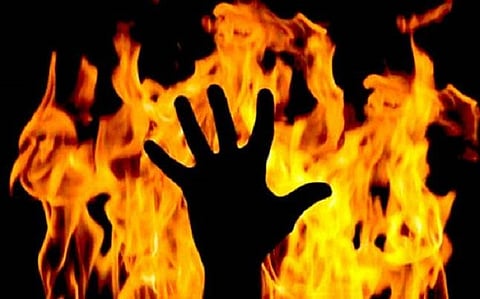 Three days after he set teacher ablaze in front of students, K’taka man found dead