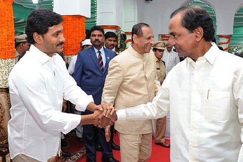 How KCR and Jagan govts' failure to coordinate is hurting migrants in both states